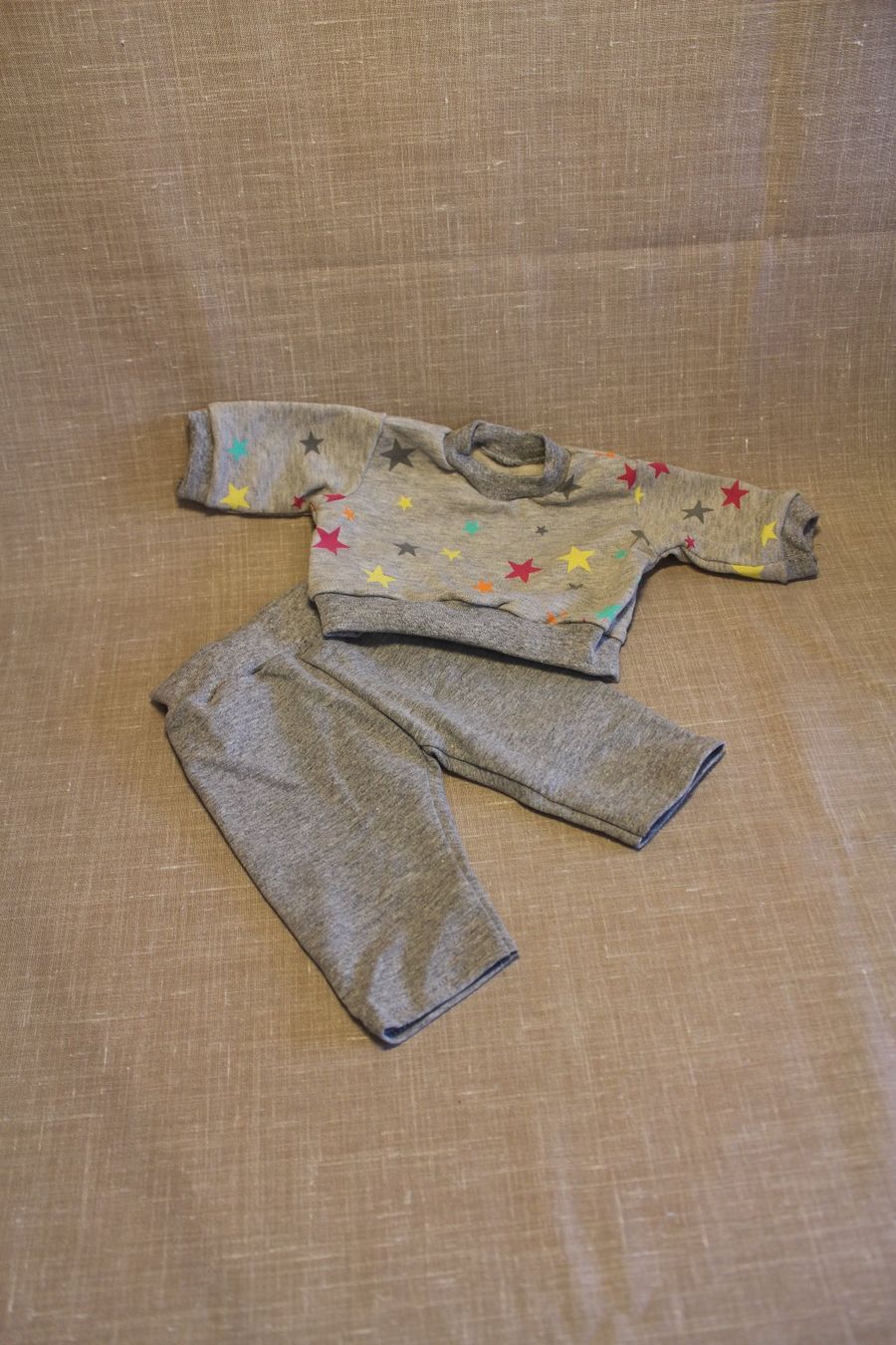 Bambole: Puppenkleider Pyjama grau Gr. 40-45cm – Nuovo e nell'imballaggio originale da Zürich venduto da Turner_18 1
