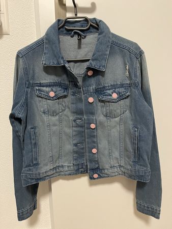 Jeansjacke mit rosa Knöpfen M neu