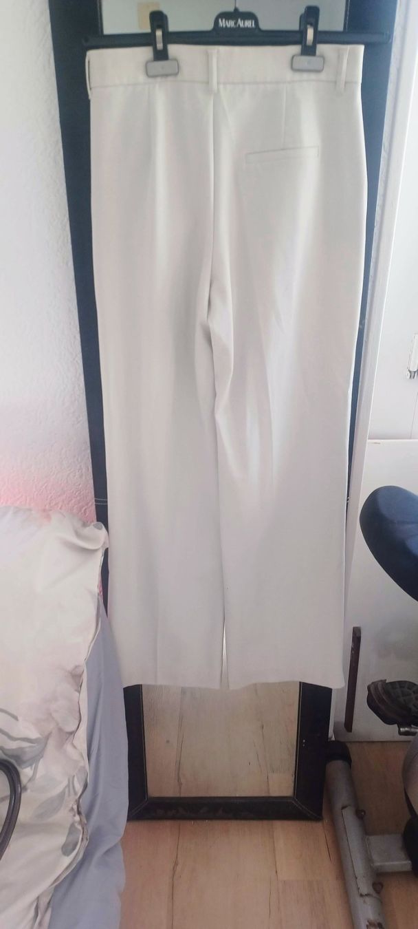 Pull&Bear Pantaloni: Gr.S (36) Darted smart -pantalon classique - white PULL&BEAR – Nuovo (secondo la descrizione) da La Chaux-de-Fonds venduto da jen_h95m 3