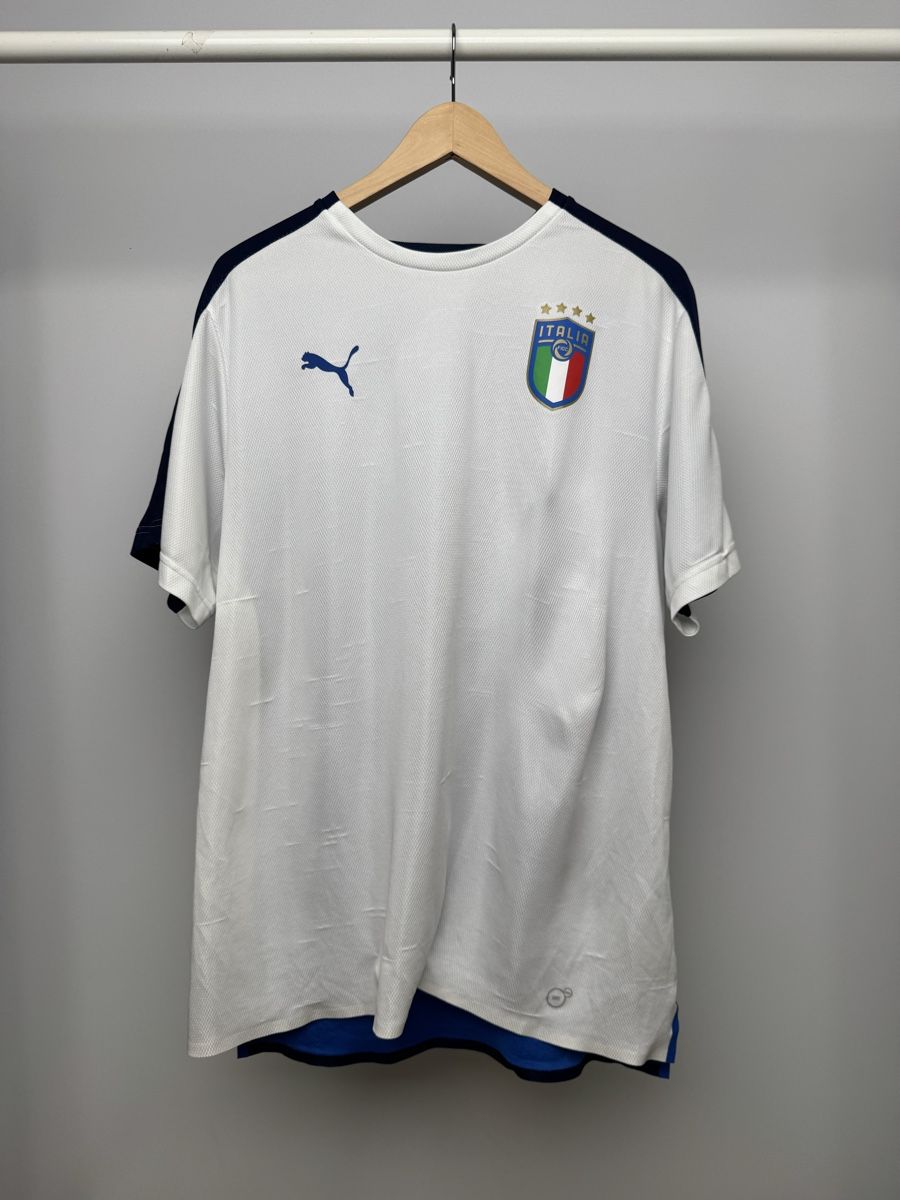 Puma Canottiere & Pantaloni: Italy 17/18 training shirt – Usato da Baden venduto da Timelessthreads
