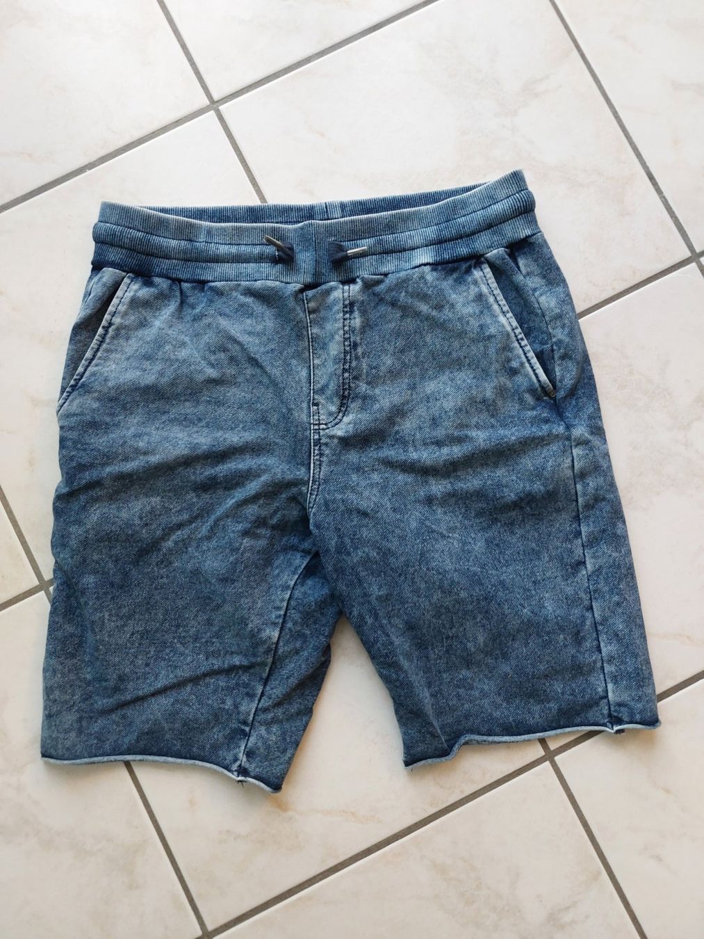 H&M Hosen: Shorts Gr. 170 – Gebraucht aus Schmitten von JasiStern