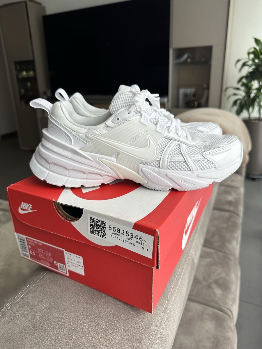 Nike Chaussures femmes: Nike V2K Run Sneaker – Neuf avec emballage d'origine à Kirchdorf AG par lau_s8xg