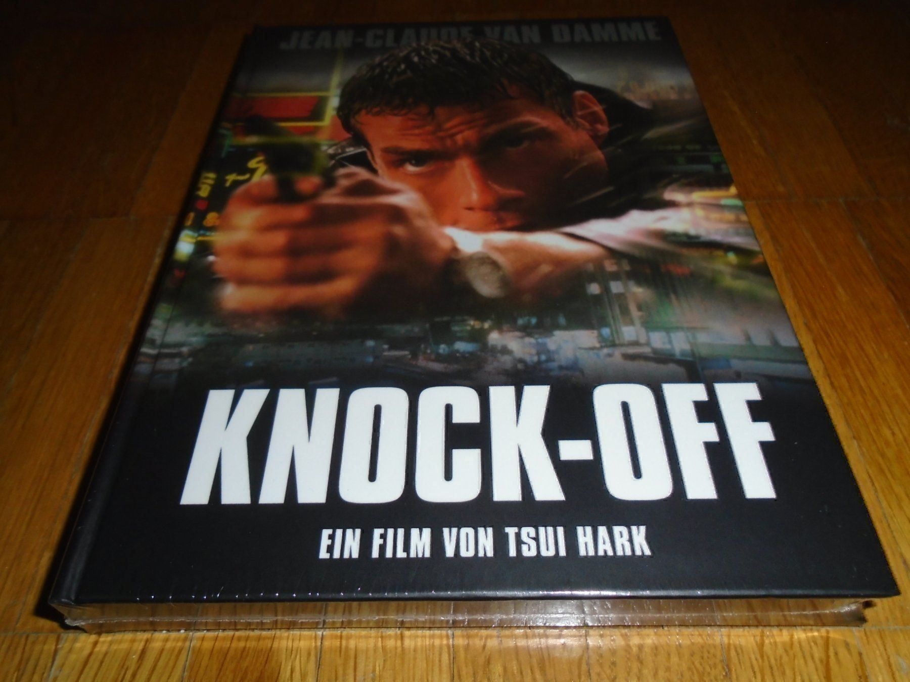 Tutti i DVDs: Knock Off - MEDIABOOK - B - UNCUT – Nuovo e nell'imballaggio originale da Basel venduto da havsok