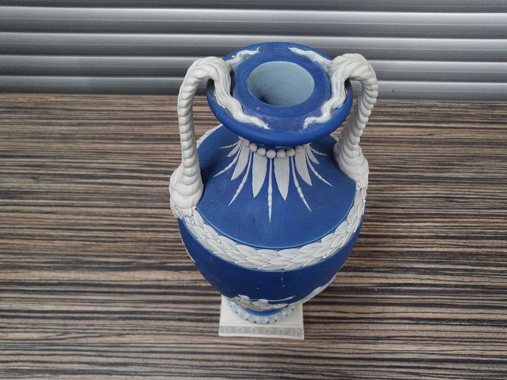 Wedgwood Vasi & Recipienti: WEDGWOOD Jasperware dark blue Amphore / Vase – Usato da Reiden venduto da Zofi-Brocki 4