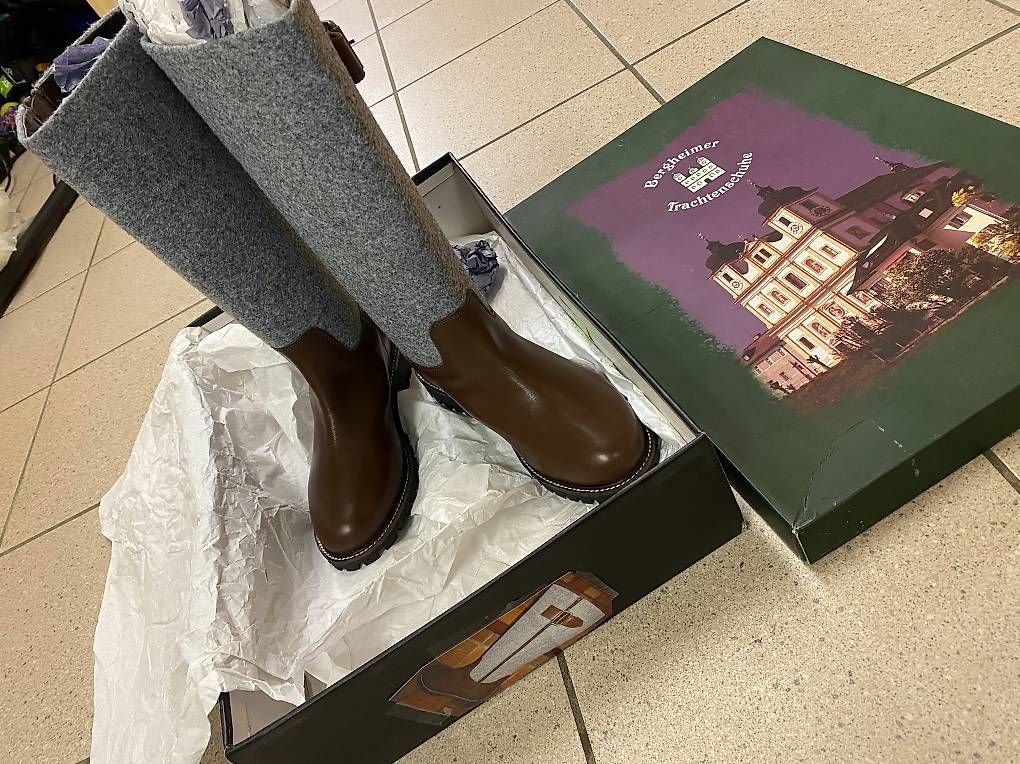 Scarpe da donna: Scarponi neve donna – Usato da Stabio venduto da vro_t985