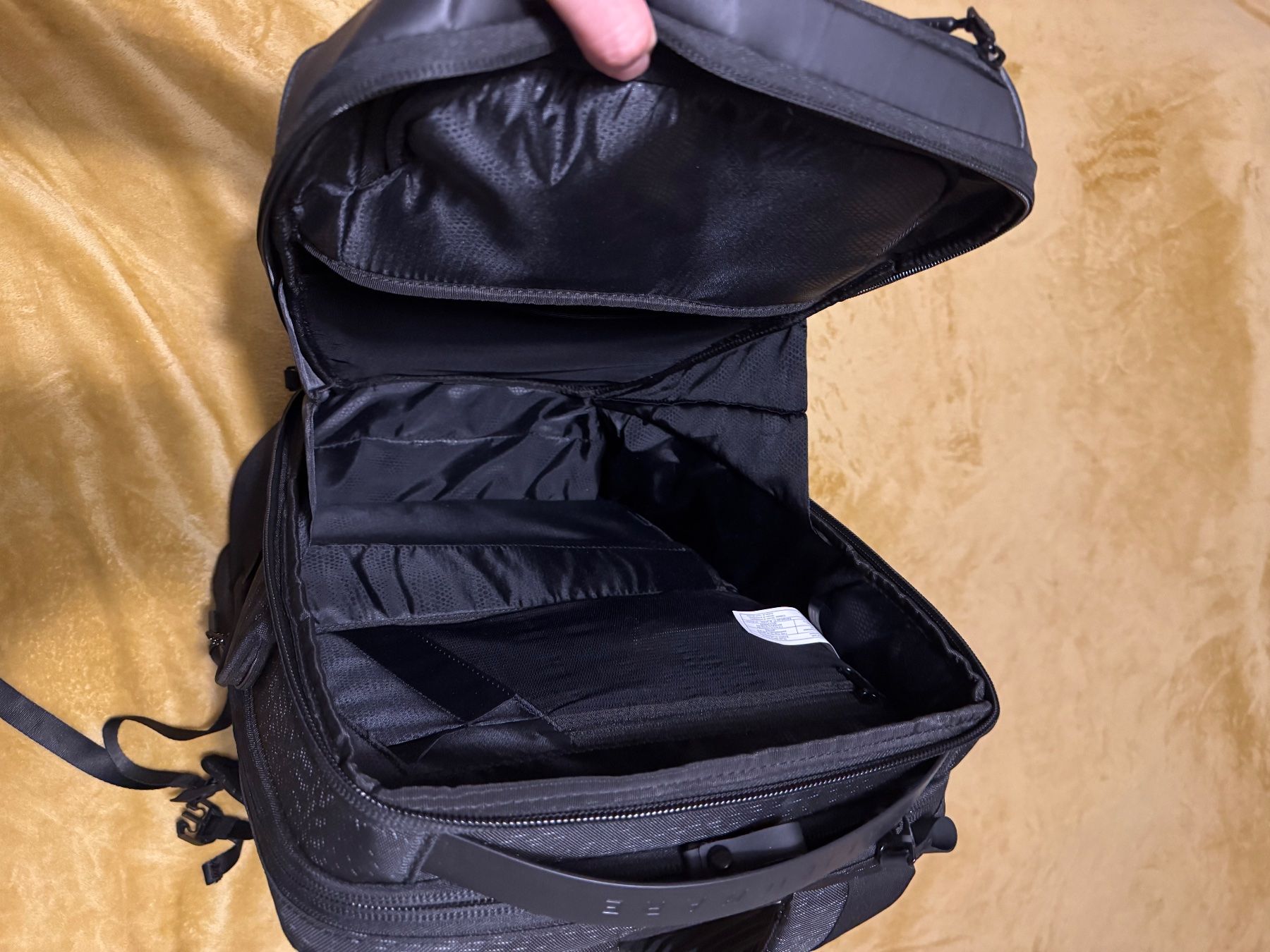 Alienware Rucksäcke: Alienware Horizon Travel Backpack 18 – Neu (gemäss Beschreibung) aus Ecublens VD von  4