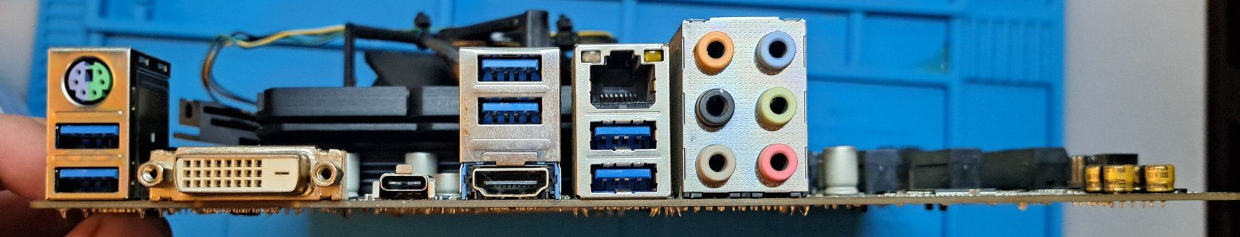 Gigabyte Schede madri: Intel Core i5-8400 + Gigabyte Z370M D3H Mainboard mATX – Usato da Balgach venduto da Wasnwasn 3