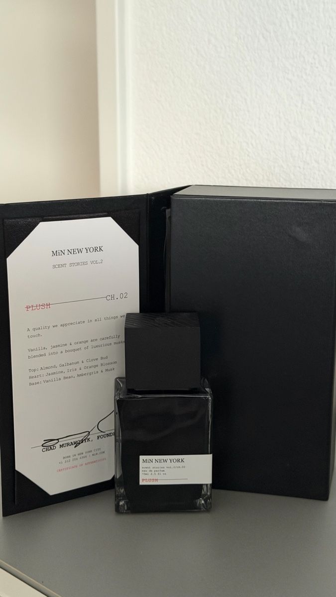 Parfum & Eau de Toilette: MIN New York PLUSH 2ml – Gebraucht aus Sursee von nri_sbv9
