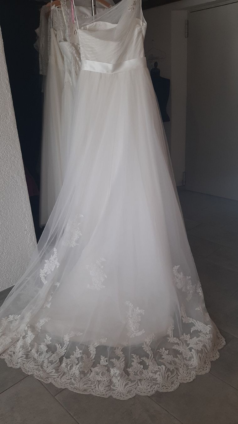 Vestiti: Brautkleid Hochzeitskleid Gr.42 – Nuovo (secondo la descrizione) da Obergerlafingen venduto da bigsound 1