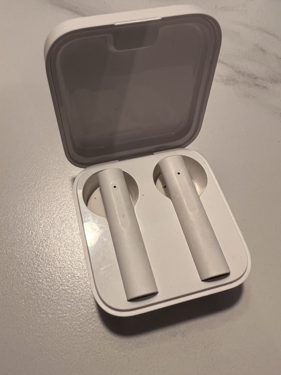 Xiaomi Cuffie: Xiaomi Mi True Wireless Earphones 2 Basic gebraucht – Nuovo (secondo la descrizione) da Winterthur venduto da ChicMarkt 3