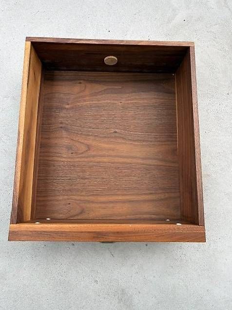 Commodes: Commode à tiroirs en noyer – D'occasion à Saxon par dom_cm8y 1