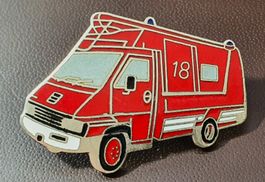 S141 - Pin Feuerwehr Auto Sapeurs Pompiers