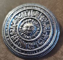 Zodiac Brosche Silberfarben rund gebraucht