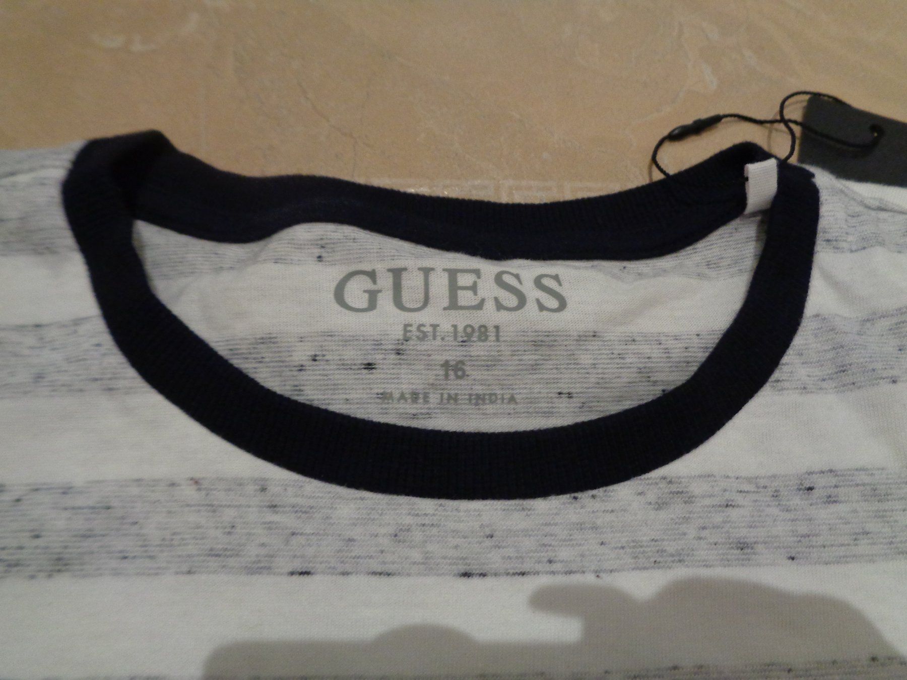 Guess Camicette, T-shirt & Top: Guess neues shirt, 16J 170 – Nuovo e nell'imballaggio originale da Klingnau venduto da Markus14 1