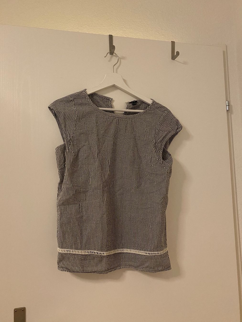 T-shirt: Gestreiftes Sommer Shirt – Usato da Zürich venduto da yae56