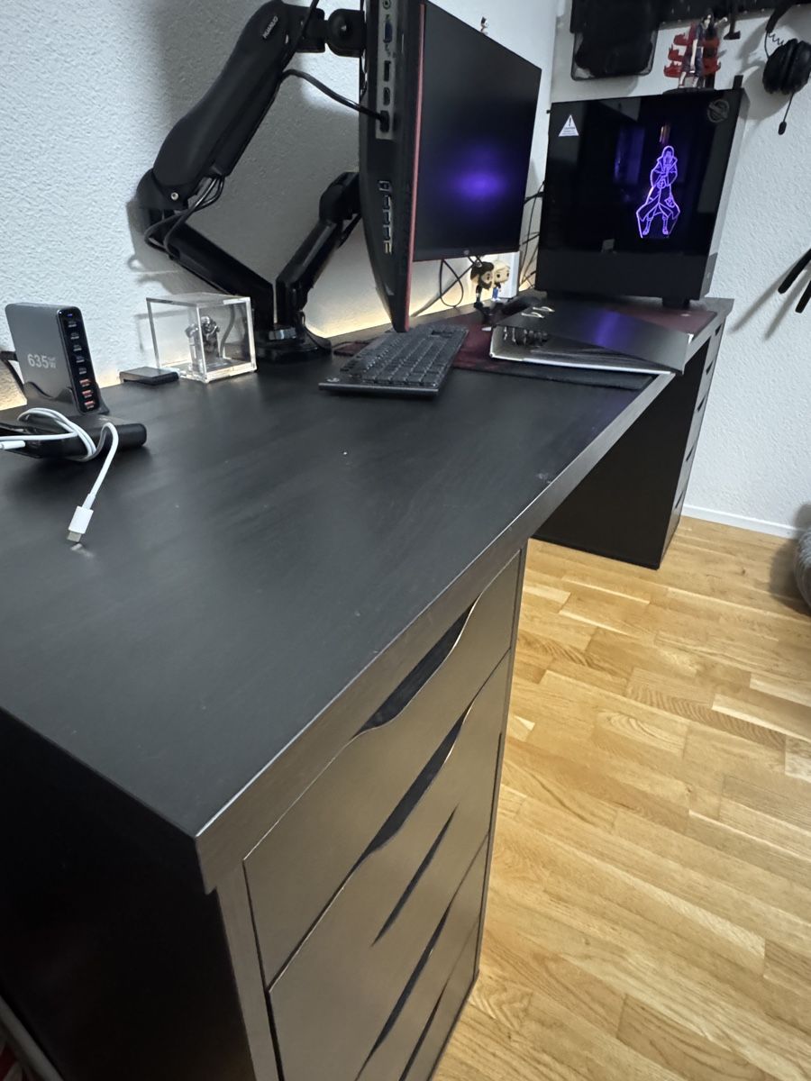 Scrivanie: Schreibtisch/Gamingtisch schwarz Ikea – Usato da Kaltbrunn venduto da Chayenne98 2