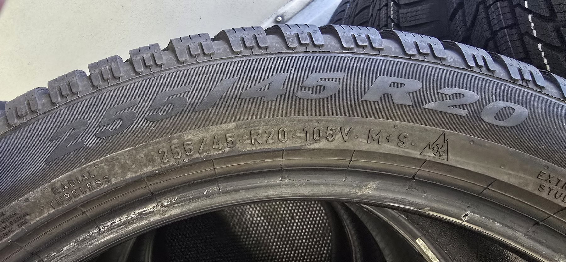 Pneus & Roues: 255/45R20 Pirelli Sc.Winter 2 – D'occasion à Kulmerau par Turbo140 3