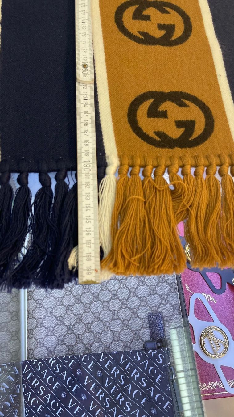 Gucci Schals: Gucci Schal – Neu und originalverpackt aus Lachen SZ von HelvetiaLuxury 6