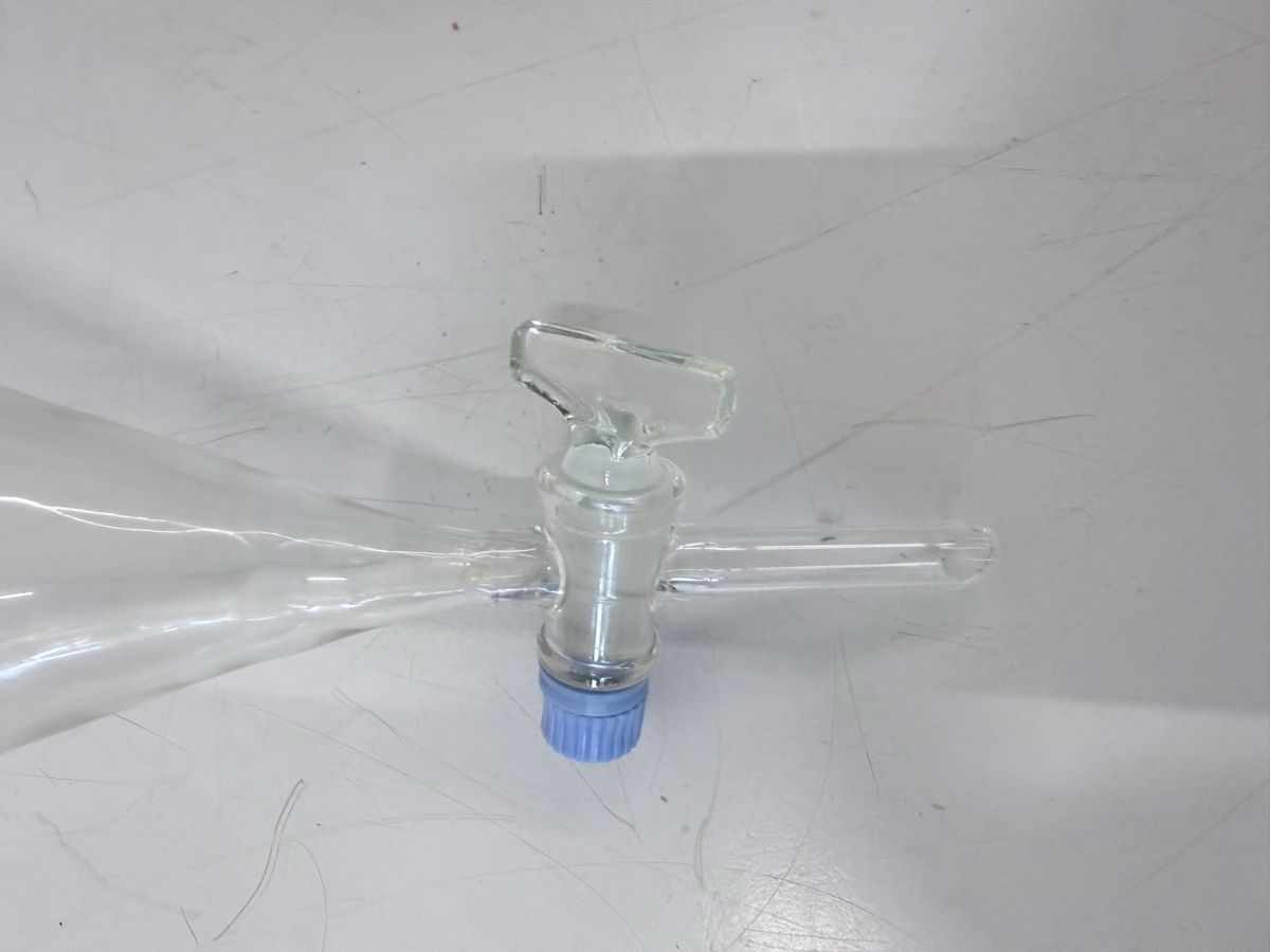 Verres: PYREX Scheidetrichter aus Laborglas – grossformatig mit Glas – D'occasion à Schupfart par philippb06 1