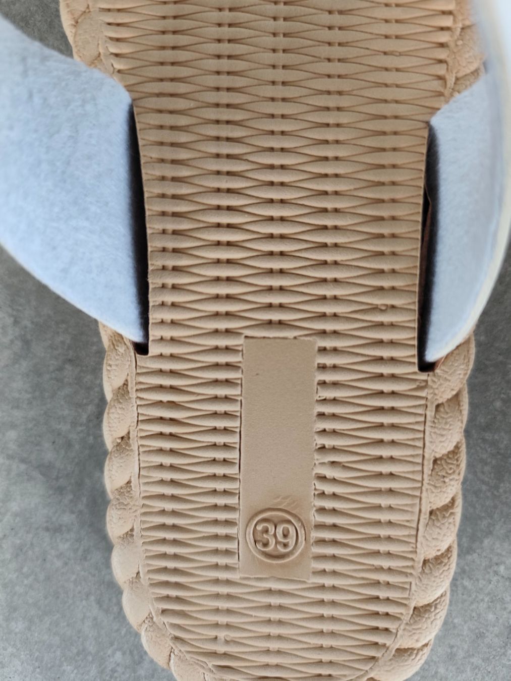 Scarpe da donna: Schuhe mit Blumenmuster Gr. 39 – Nuovo (secondo la descrizione) da Eschenbach LU venduto da Orchi 1