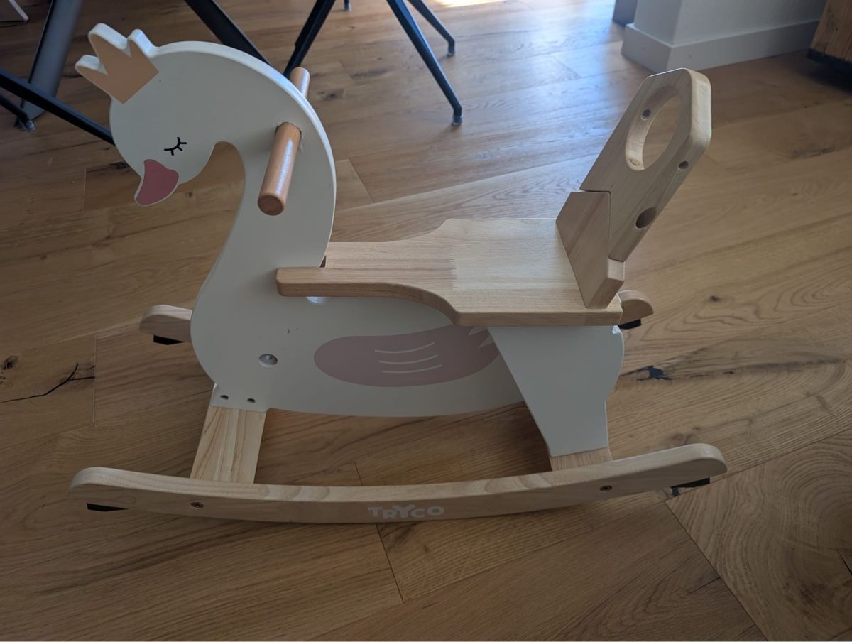 Jouets: Schaukelschwan wunderschön – Neuf (Voir description) à Roggwil TG par Strick-Fee 1