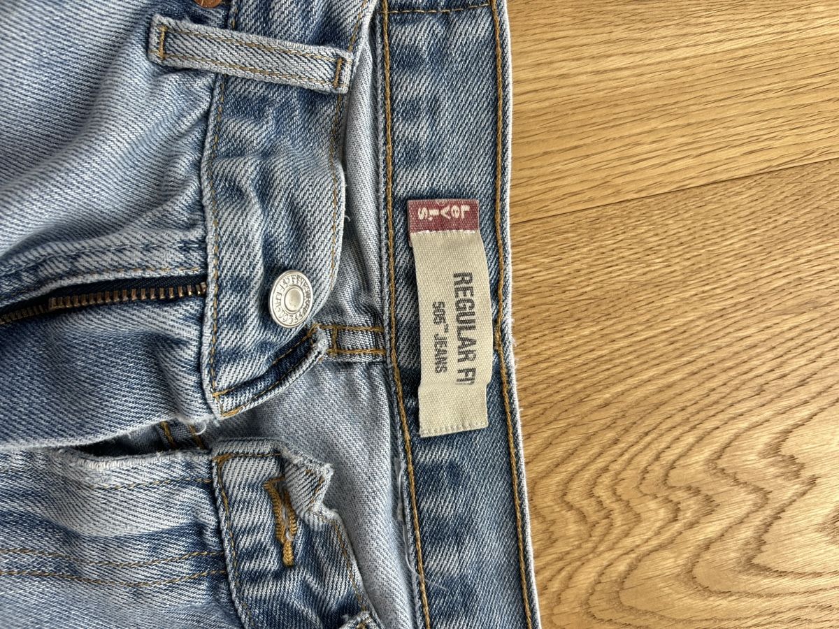 Levi's Jeans: Levi's 505 Jeans Regular Fit  – Usato da Winterthur venduto da LF19 1