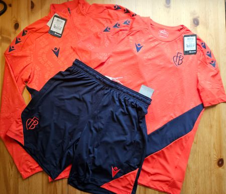 FC Basel Trainings-Set Macron NEU Gr XL FCB Jacke/Shirt/Hose