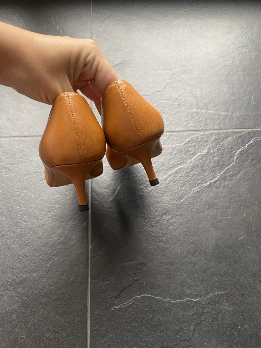 Damenschuhe: Point toe pumps 36 EU leather – Gebraucht aus Zug von kse_w9mn 3