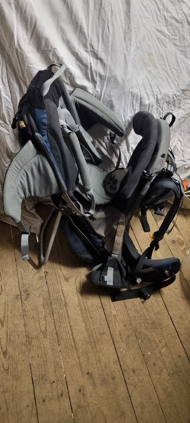 Marsupi portabebè: Wolfskin Kindertrage – Usato da Wädenswil venduto da weihpos 1