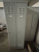 Spind Metallschrank grau 2 Abteile guter Zustand