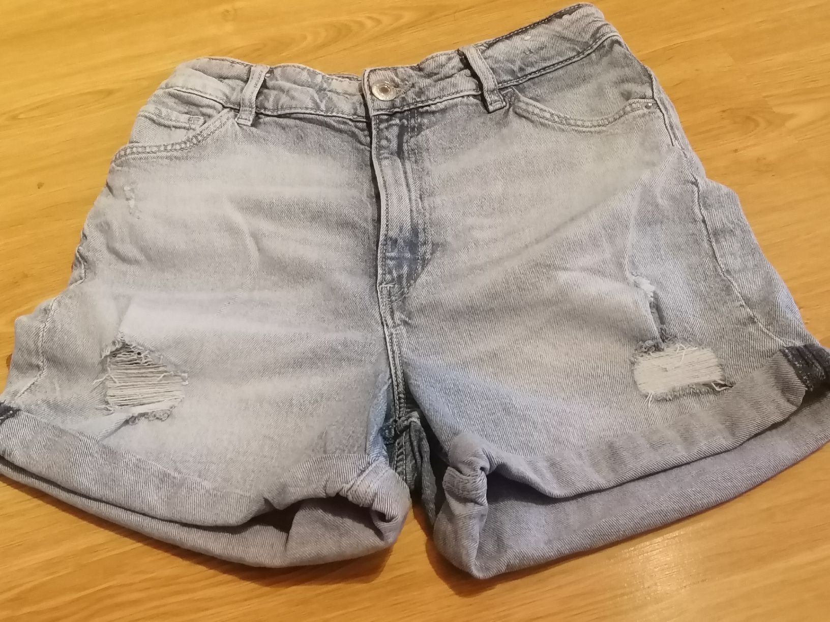Hosen: Short en jean, short, pantalon short – Gebraucht aus Montcherand von petiteoune75 1