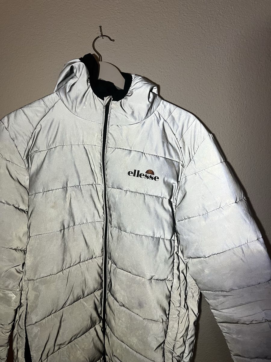 Ellesse Giacche: Ellesse reflektierende Jacke – Usato da Frauenfeld venduto da vla_8nfr