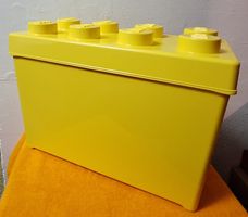 LEGO leere Bausteine Box / Jg. 2012 The LEGO Group gelb