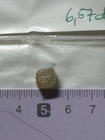 Edelstein: Rohdiamant natural rough diamond cube