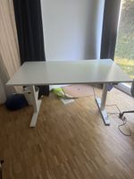 Elektrischer Schreibtisch 