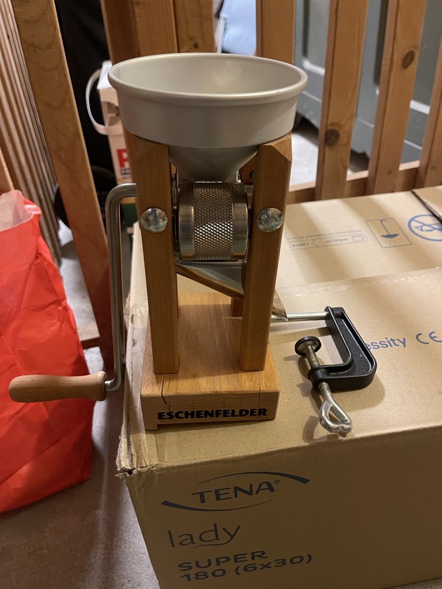 Elettrodomestici da cucina: Eschenfelder Kornquetsche – Nuovo (secondo la descrizione) da Horgen venduto da Ed0