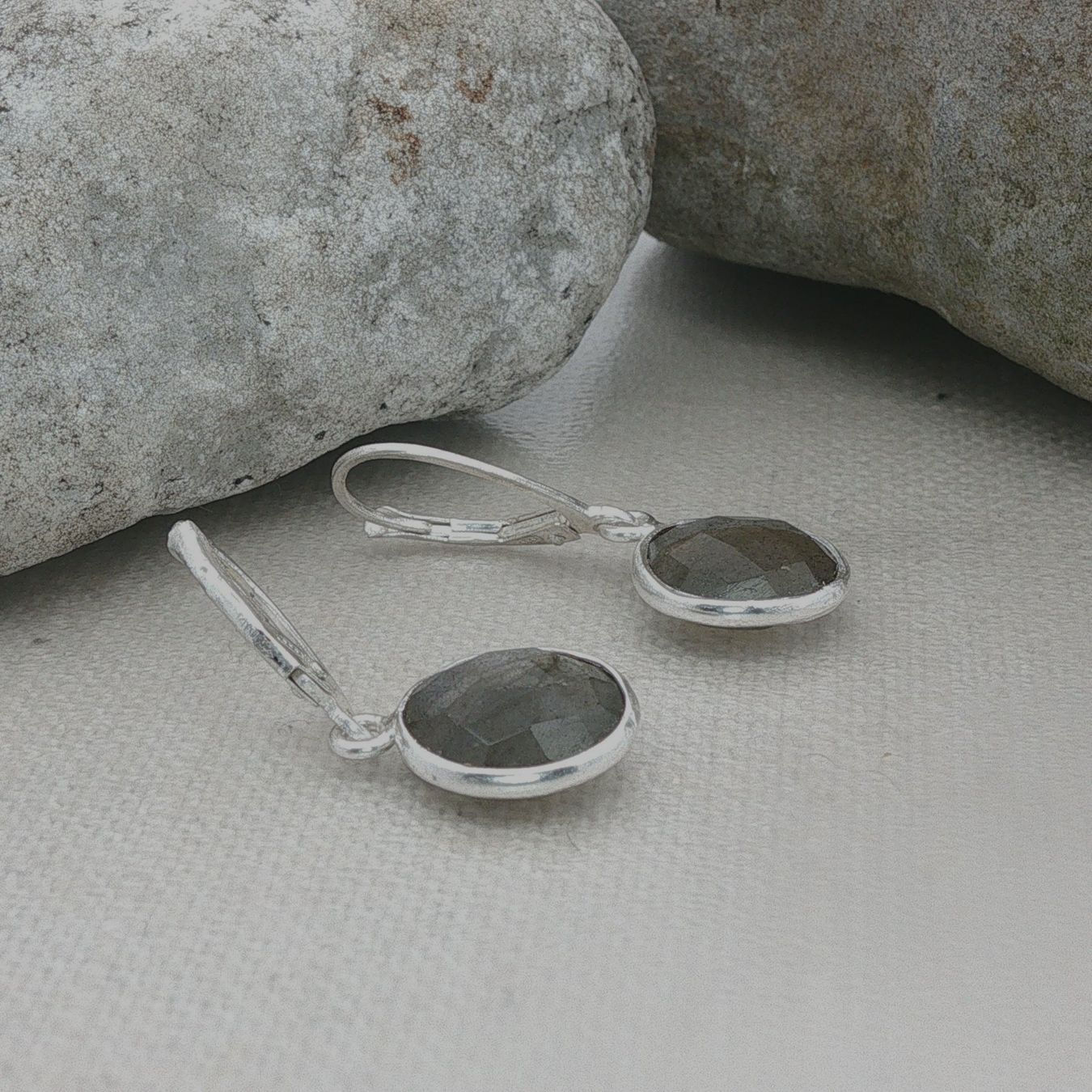 Olga Ribler Orecchini pendenti & Orecchini a lobo: Ohrringe 10 mm Labradorite Sterling  Silber 925 – Nuovo (secondo la descrizione) da Luzern venduto da Schmuckoutlet 2