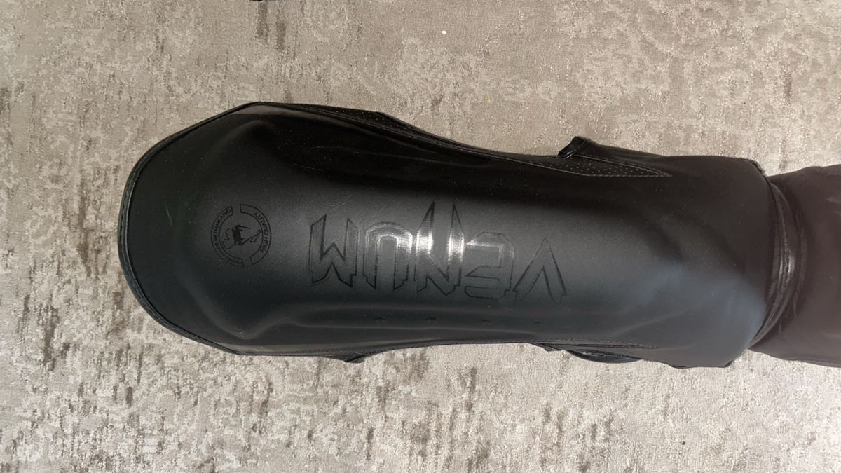 Venum Protections: Venum Shinguards – D'occasion à Luzern par ameliemueller 2