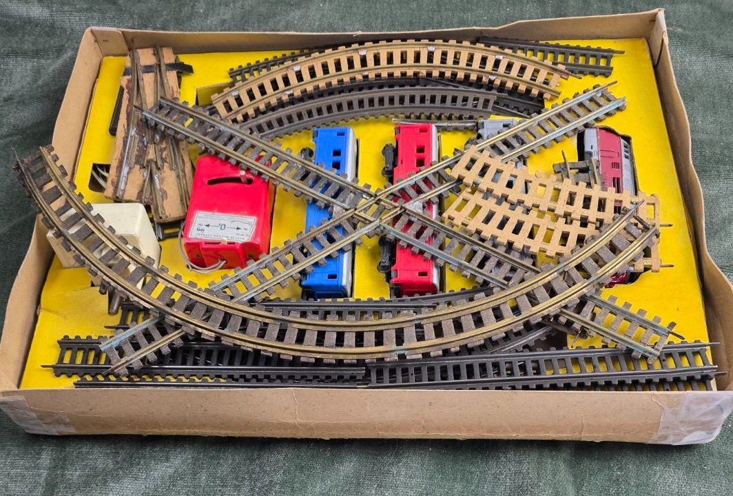 Modellini di ferrovie: Vintage Modelleisenbahn-Set HWN / Herrmann – Usato da Flums venduto da Flumsantik