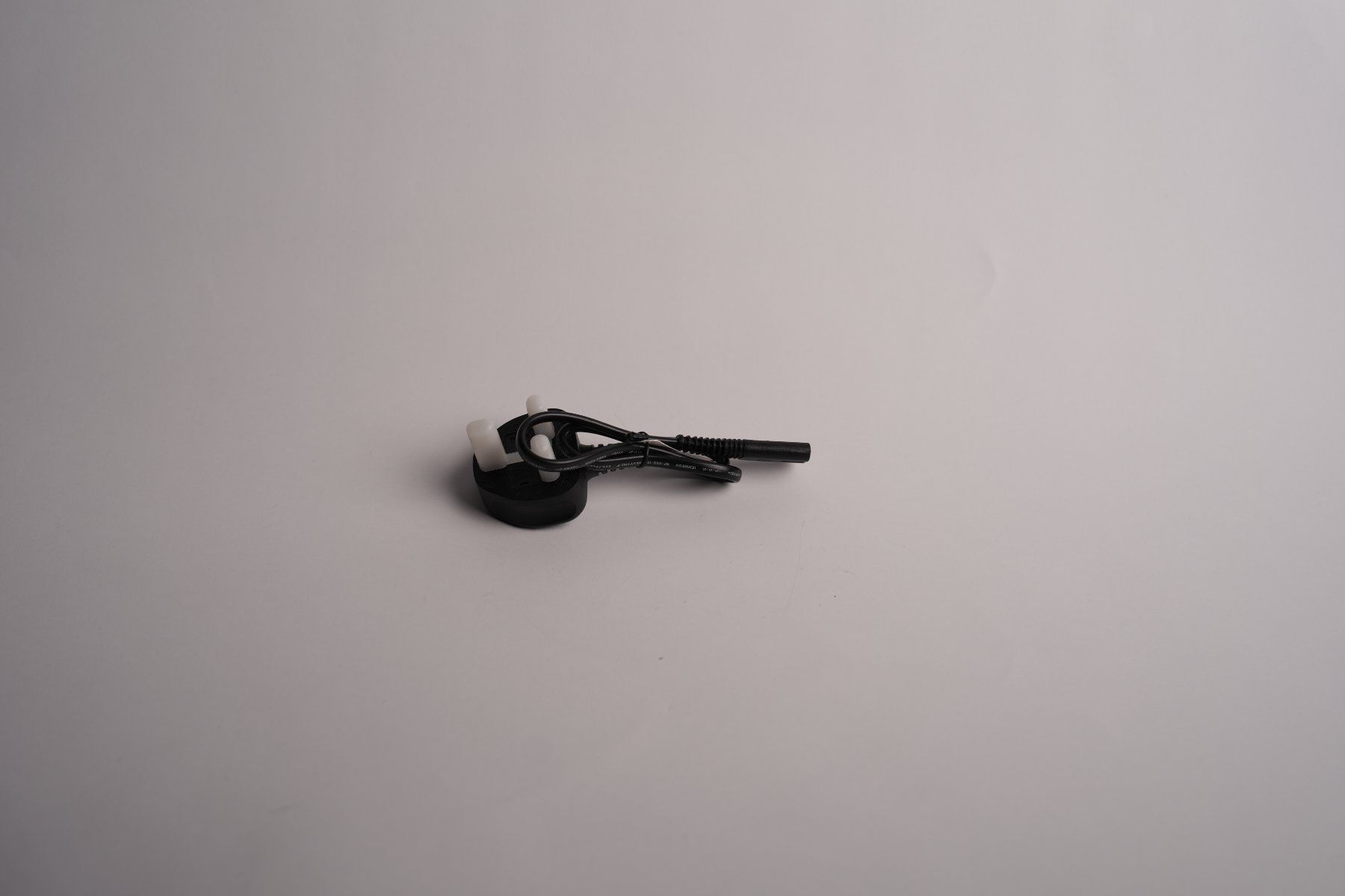 Laufwerke & Adapter: UK-Steckeradapter (Kopf) – Gebraucht aus Basel von san_w87x