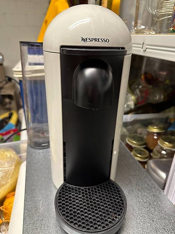 Nespresso Kaffeemaschinen & Espressomaschinen: Nespresso Vertuo Plus Kaffeemaschine – Neu (gemäss Beschreibung) aus Berlingen von Langley 1