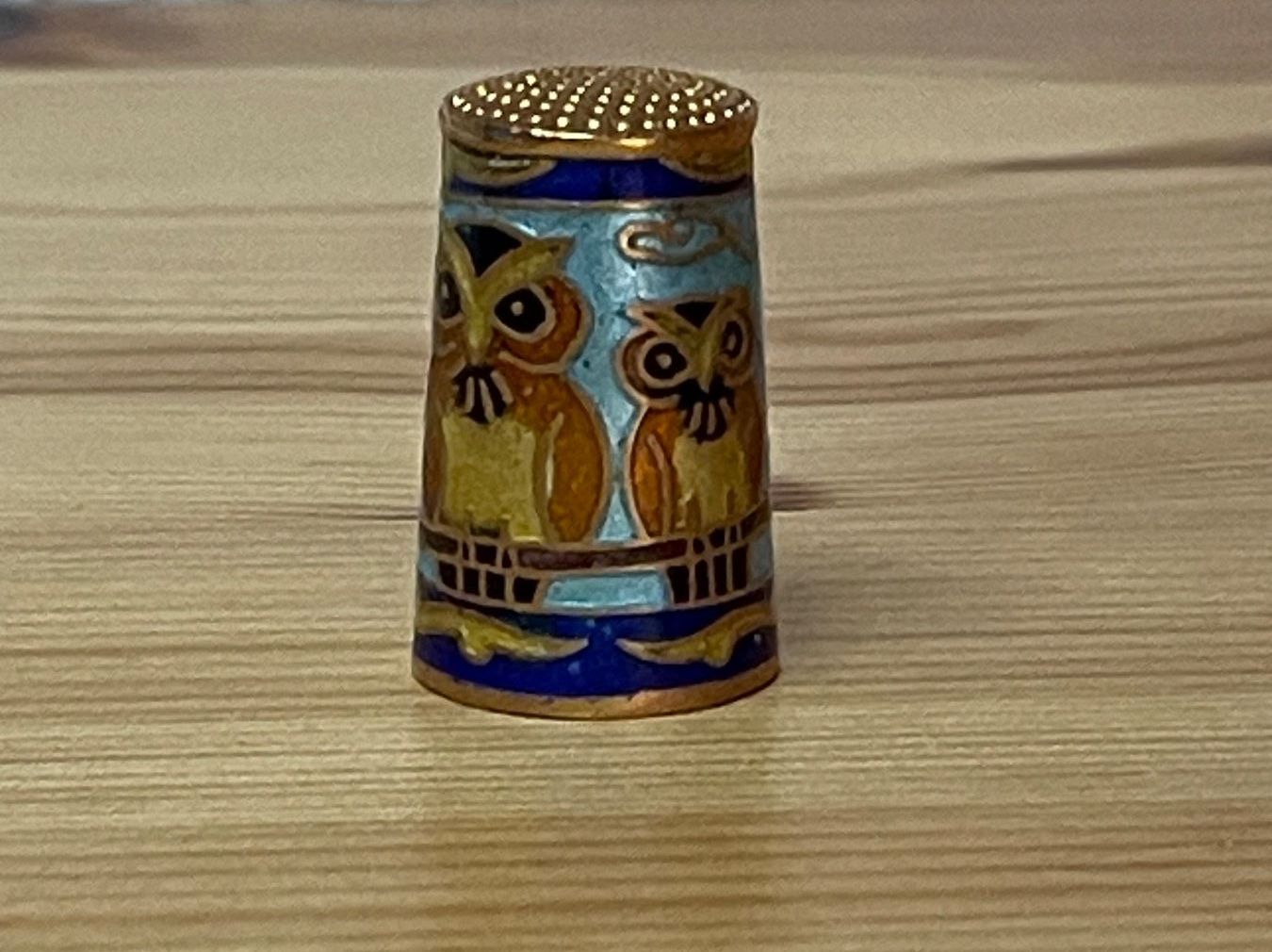 Ditali: Cloisonne Eule Fingerhut – Nuovo (secondo la descrizione) da Niederwil AG venduto da Vonky
