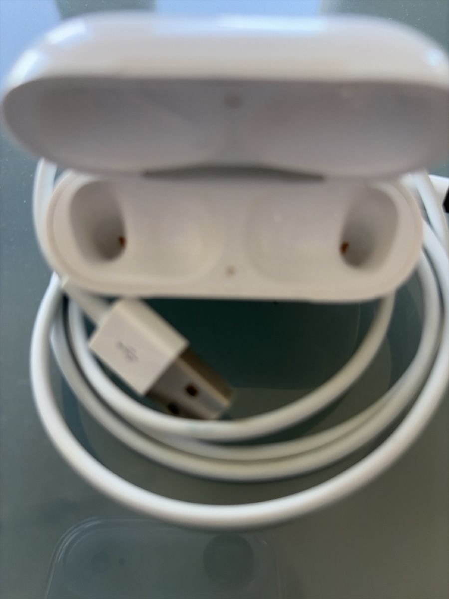 Apple Cuffie: Apple AirPods Pro 2nd Gen. Lightning – Usato da Zürich venduto da 2ol_2hcs 3