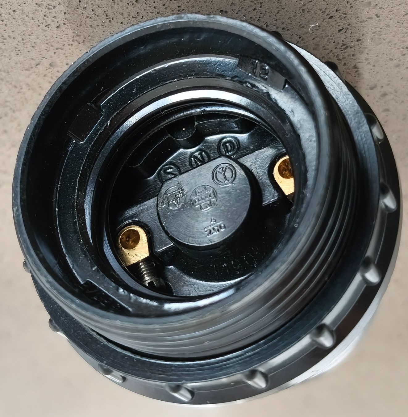 Lampen: Vintage Lampenfassung E27 aus Thermoplast oder Bakelit – Gebraucht aus Zürich von Tanteemma369 3