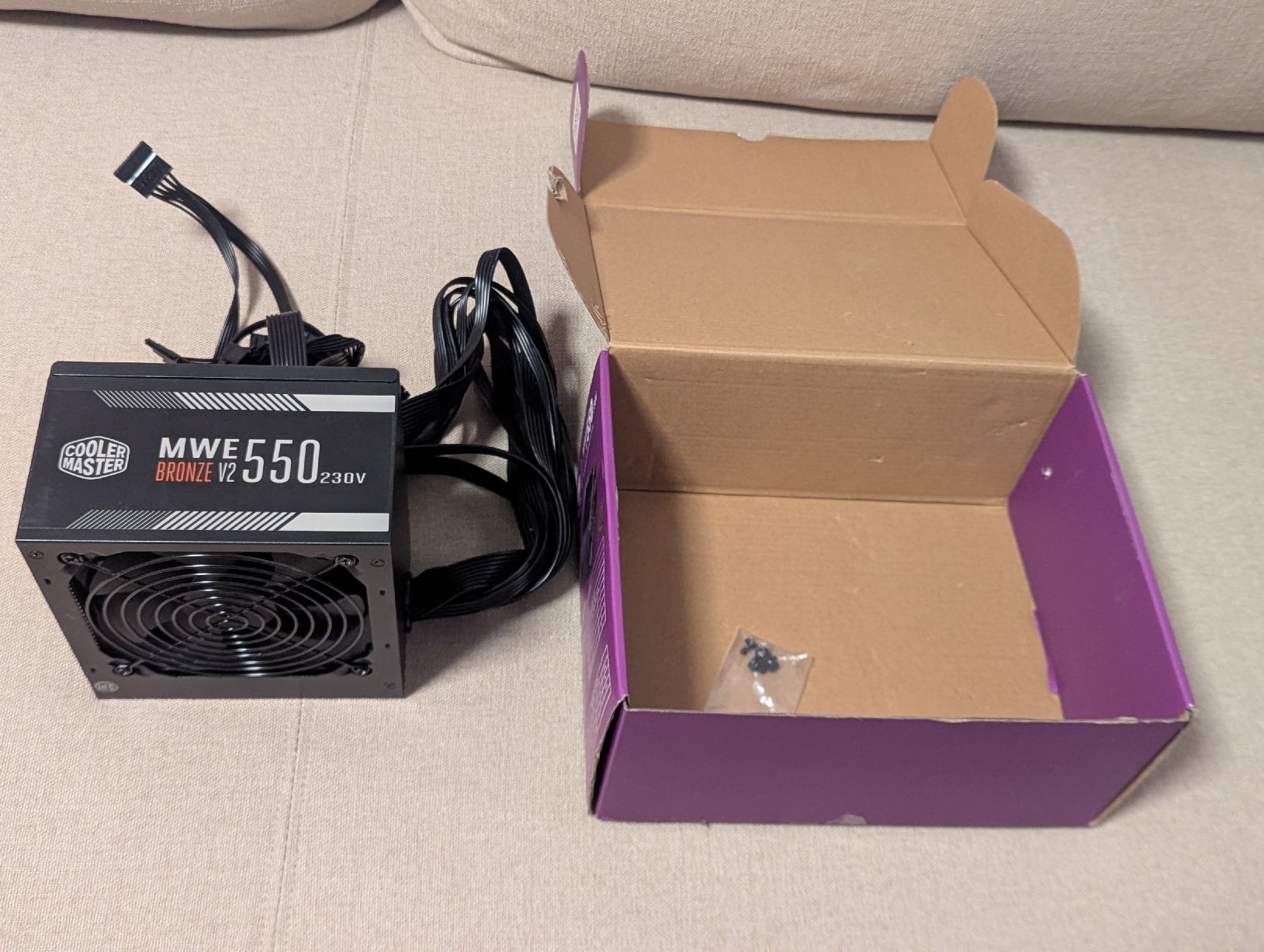 Componenti elettronici: Cooler Master MWE Bronze V2 550W PSU - Netzteil – Nuovo (secondo la descrizione) da Aarau venduto da excip 1