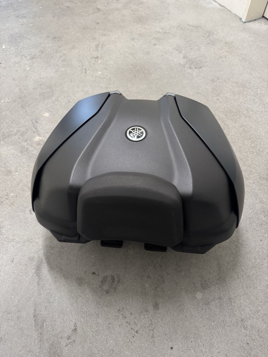 Yamaha Topcase: Yamaha Tmax 560 2022 Top Case – Gebraucht aus Zürich von liv.io