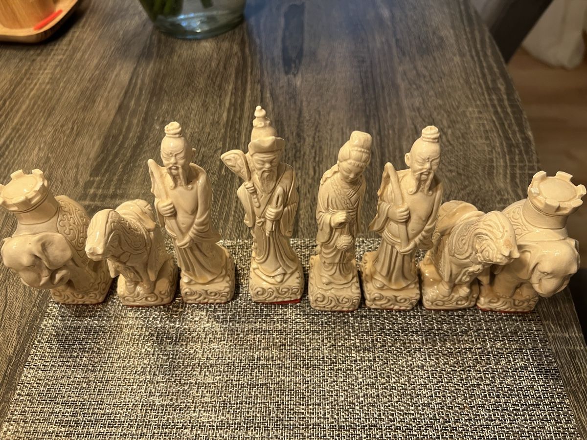 Jeux: Schachfiguren – D'occasion à Gossau ZH par aiu_ylh7 1