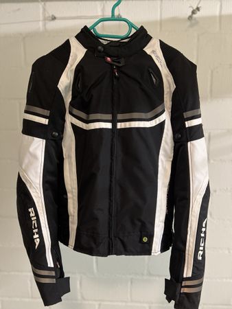 Richa Motorradjacke Grösse M mit D3O-Protektor