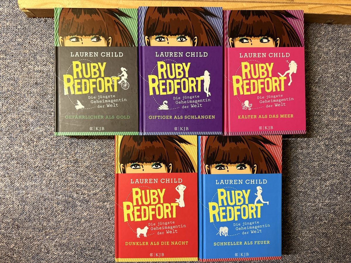 Libri: 5 Bände Ruby Redfort - Jugendbuch Geheimagentin – Usato da Küsnacht ZH venduto da Philipp_und_Nadine