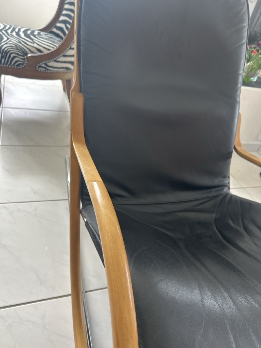 Strässle Poltrone: Original Strässle Lederschaukelstuhl – Usato da Sutz venduto da Fabiennski 4